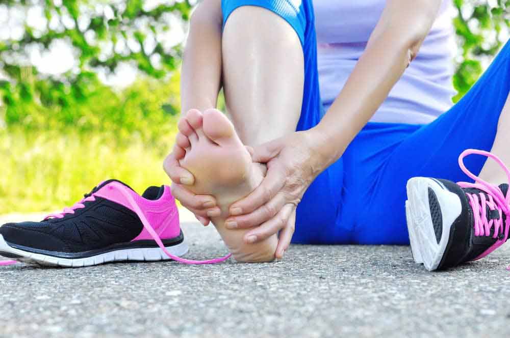 Shoes for Extensor Tendonitis: Buying Guide